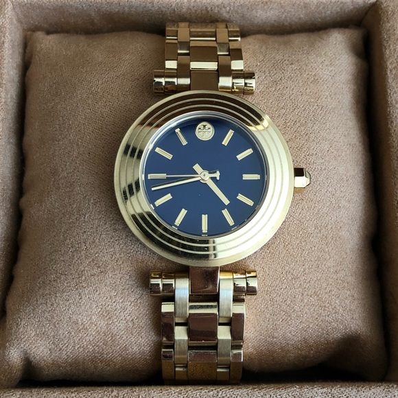 Tory Burch Classic T Watch - Picture 3 of 10